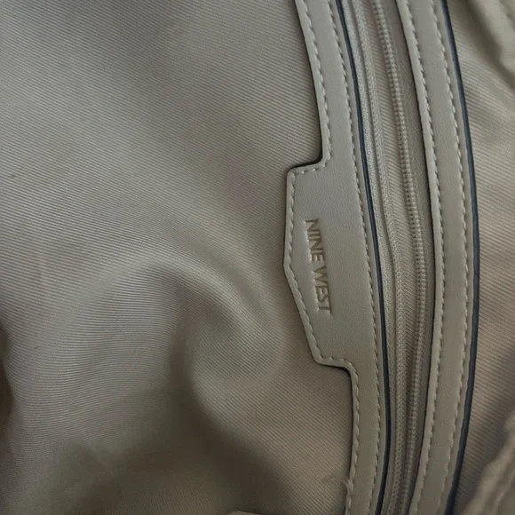 🚨3 for $15 Nine West Aurelie Carryall Handbag Quilted Design Cream Cement Color - Picture 12 of 16